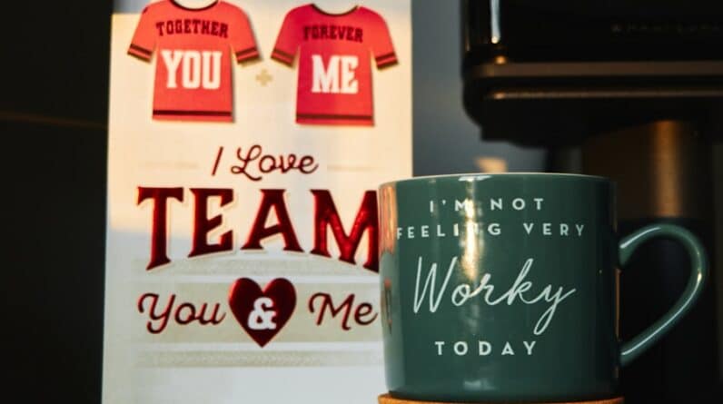 Photo "How Do I Train Leaders in My MLM Team?"