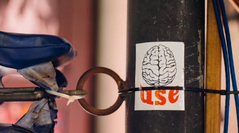 Photo "How Can I Use Psychological Triggers in Sales?"