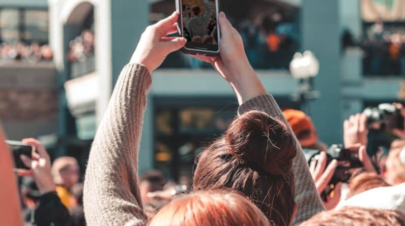 Photo "What Are the Best Ways to Use Social Proof in MLM?"