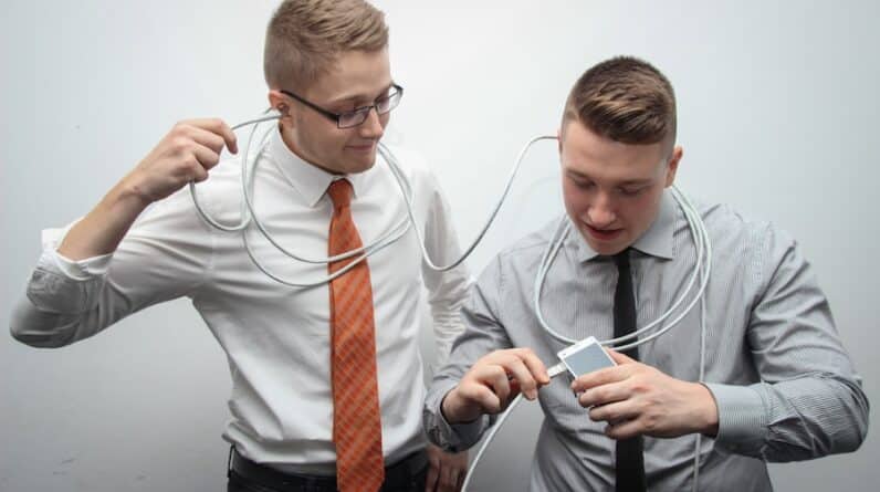 Photo "What Are the Best Ways to Use Digital Twins in MLM?"