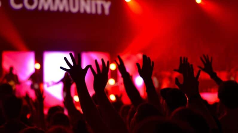 Photo "How Do You Create a Sense of Community in Your MLM Organization?"