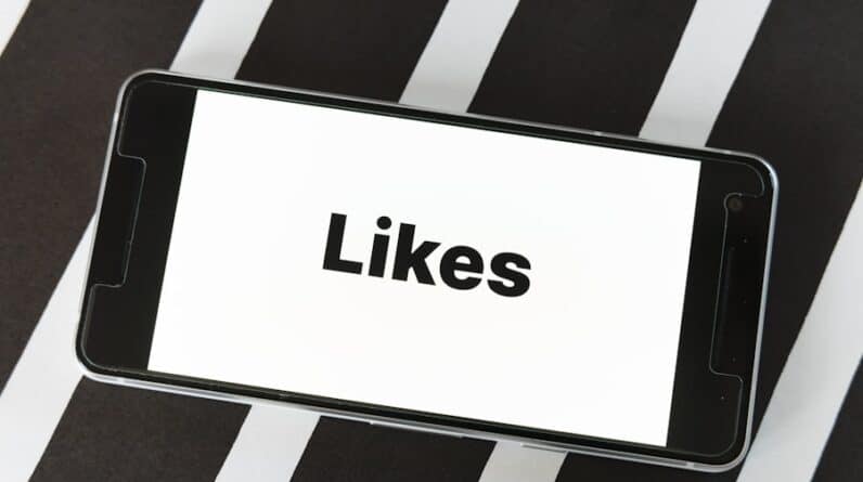 Photo "What Are the Best Ways to Use Social Media Trends in MLM?"