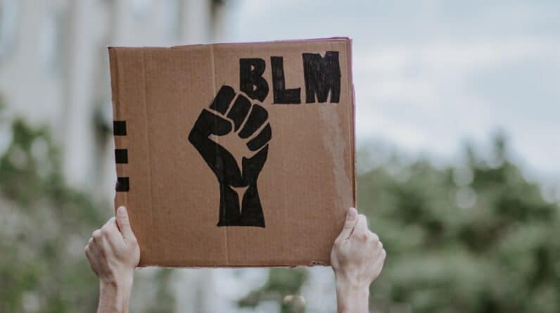 Photo "How Can I Ensure My MLM Business is Ethical?"