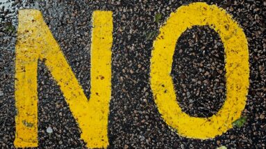 Photo "How Do I Avoid MLM Scams?"