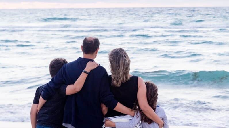 Photo "How Do I Balance MLM Business with Family Life?"